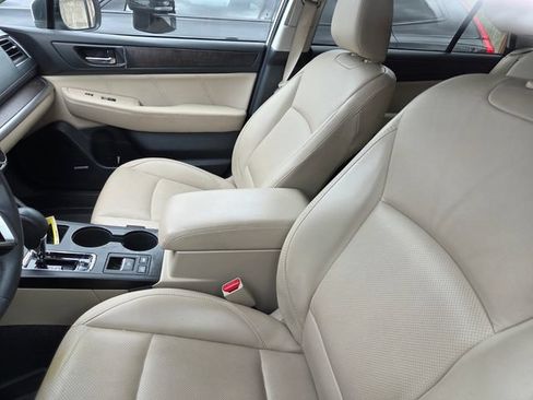 Used 2019 Subaru Outback 2.5i Limited AWD/4WD image 6