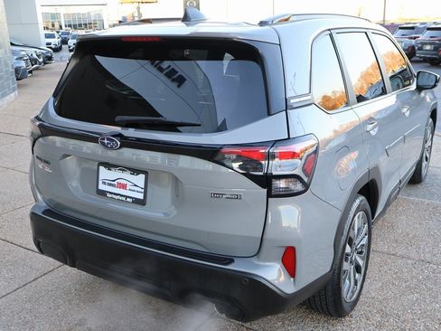 Used 2025 Subaru Forester Touring image 6