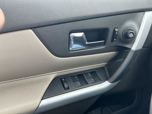 Used 2011 Ford Edge Limited w/ Driver Entry Pkg FWD image 29