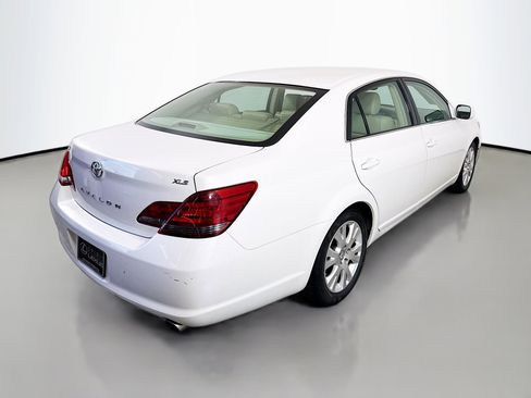 Used 2008 Toyota Avalon XLS image 7