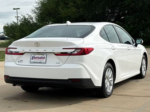 Used 2025 Toyota Camry LE AWD/4WD image 8
