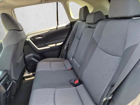 Certified 2019 Toyota RAV4 XLE FWD image 18