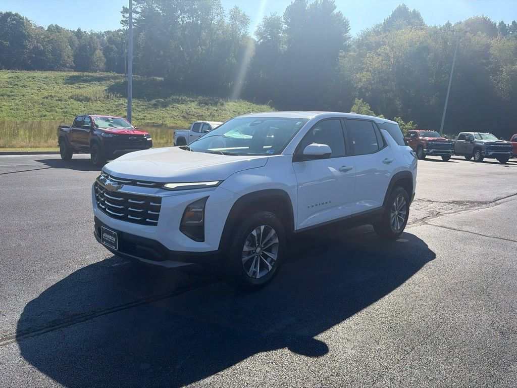 Used 2026 Chevrolet Equinox LT w/ Convenience Package II AWD/4WD image 4