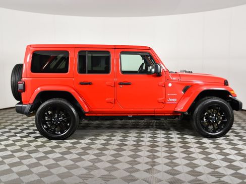 Used 2024 Jeep Wrangler Unlimited Sahara AWD/4WD image 5