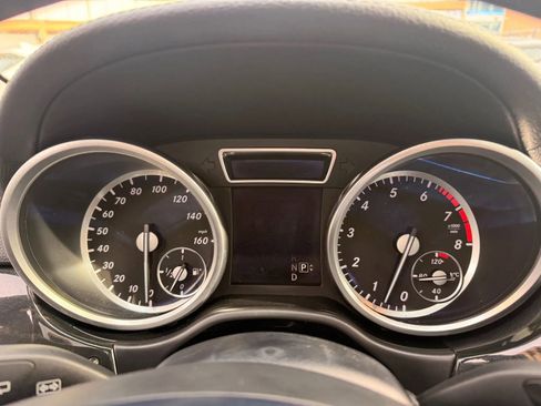 Used 2015 Mercedes-Benz ML 400 4MATIC w/ Lighting Package image 18