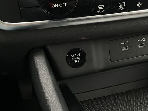 Used 2025 Nissan Rogue SV FWD image 24