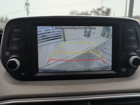 Used 2019 Hyundai Santa Fe SEL image 21