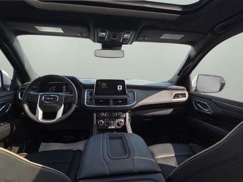 Used 2024 GMC Yukon SLT w/ SLT Premium Package image 26