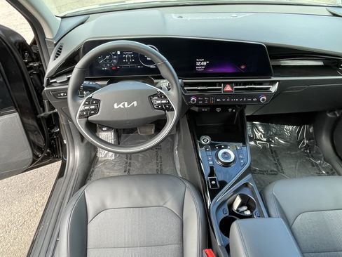 Used 2023 Kia Niro Wind w/ Wind Preserve Package FWD image 12