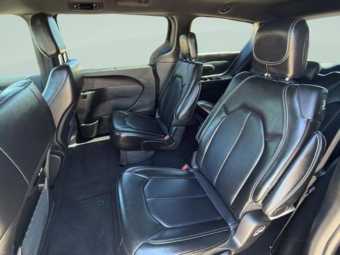 Used 2025 Chrysler Pacifica Select FWD image 14