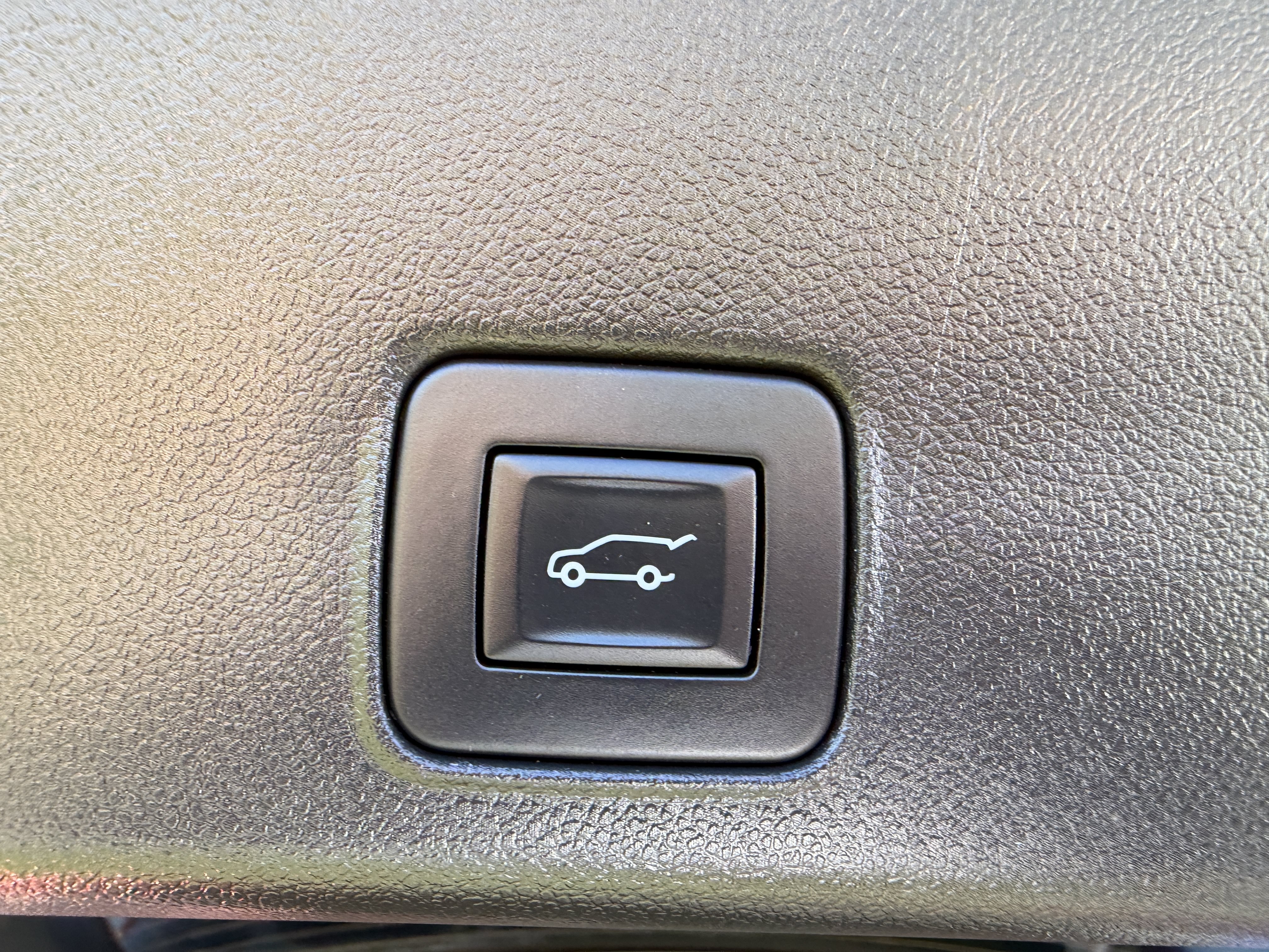 Used 2024 Chevrolet TrailBlazer LT w/ Convenience Package AWD/4WD image 13
