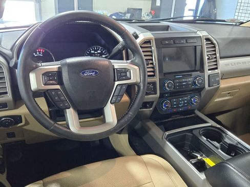 Used 2017 Ford F250 Lariat w/ Chrome Package image 22