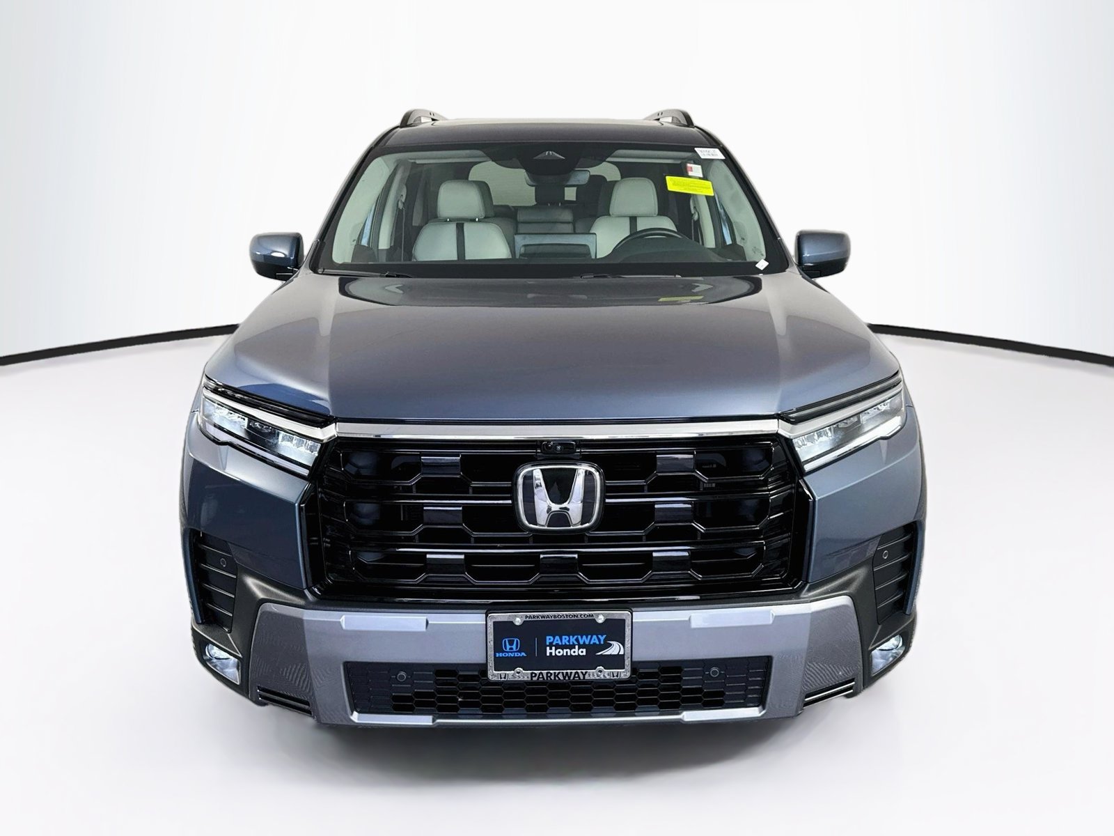 Used 2026 Honda Pilot Touring image 2