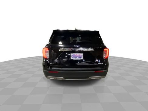 Used 2023 Ford Explorer XLT w/ Equipment Group 202A image 9