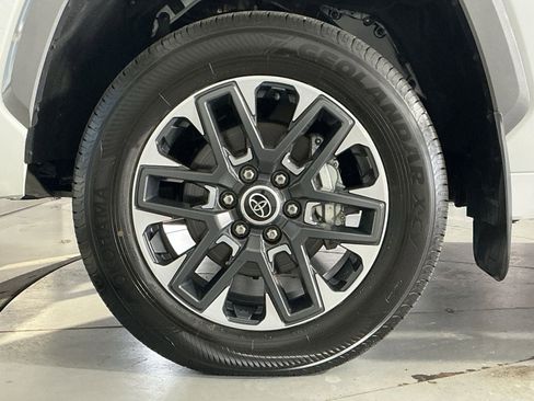Used 2024 Toyota Tundra Limited image 20
