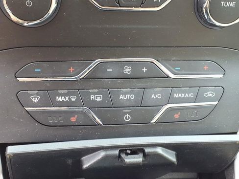 Used 2020 Ford Edge SEL w/ Convenience Package FWD image 19