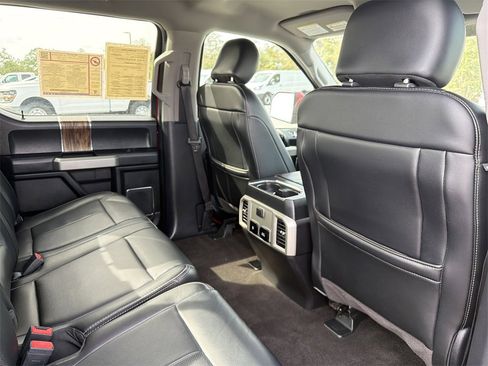 Used 2020 Ford F150 Lariat w/ Trailer Tow Package image 19