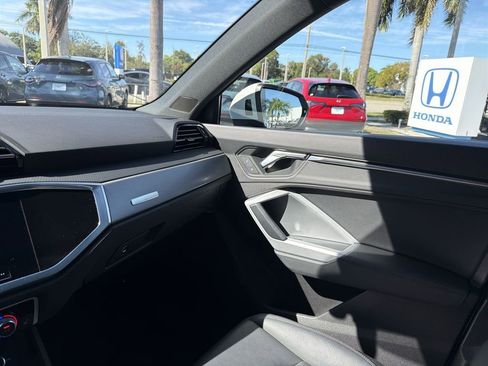 Used 2022 Audi Q3 2.0T Premium w/ Convenience Package image 17