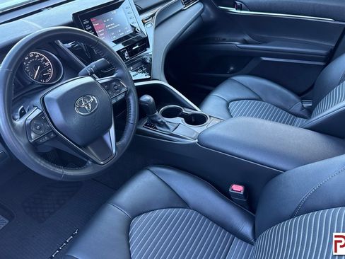 Used 2024 Toyota Camry SE FWD image 11
