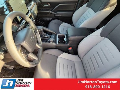 Used 2025 Toyota Tacoma TRD Off-Road image 14