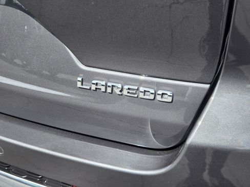 Certified 2022 Jeep Grand Cherokee Laredo w/ Luxury Tech Group I RWD image 34