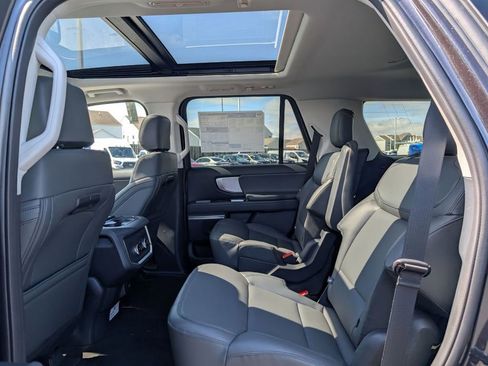 New 2026 Ford Expedition Active image 51