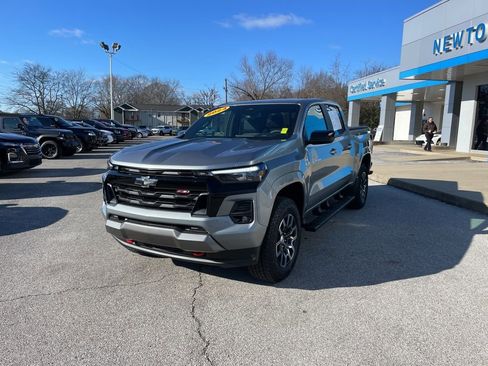 Used 2024 Chevrolet Colorado Z71 w/ Z71 Convenience Package 2 image 3