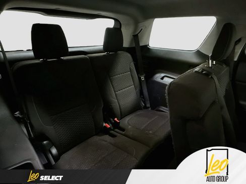 Used 2019 GMC Acadia SLE FWD image 28