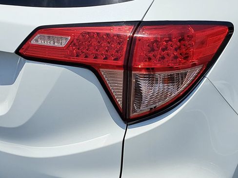 Used 2018 Honda HR-V EX image 35