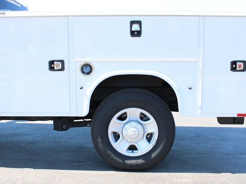 Used 2024 RAM 2500 Tradesman w/ Convenience Group RWD image 11