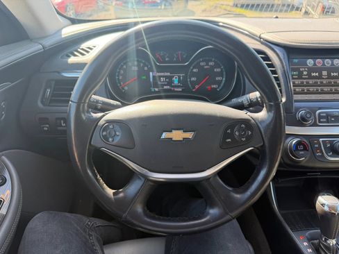 Used 2019 Chevrolet Impala LT FWD image 18