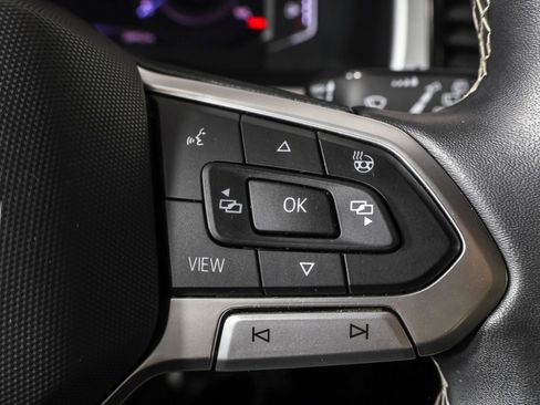 Used 2022 Volkswagen Atlas Cross Sport SEL image 32