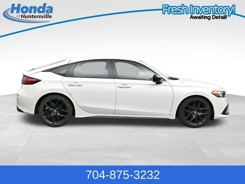 Used 2023 Honda Civic Sport image 9