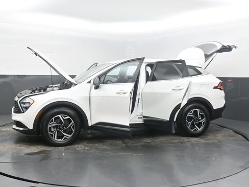 Used 2023 Kia Sportage LX image 42