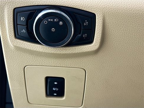 Used 2016 Ford F150 XLT w/ Equipment Group 302A Luxury image 8