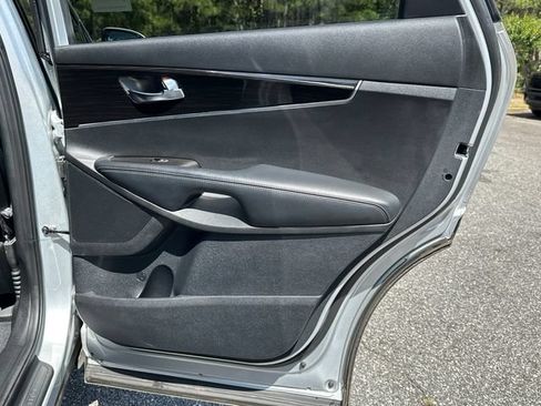 Used 2019 Kia Sorento L FWD image 16