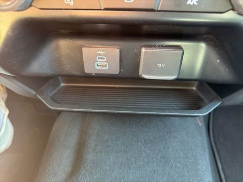 Used 2025 Ford F350 XLT image 32