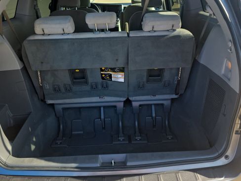 Used 2020 Toyota Sienna L image 17