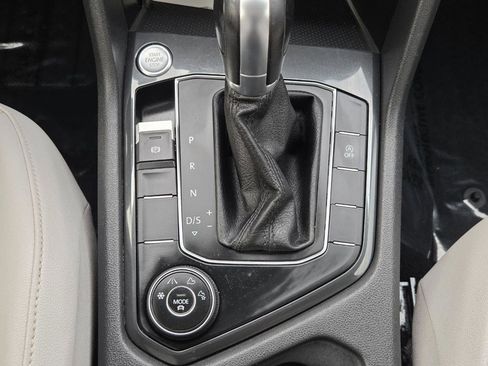 Used 2019 Volkswagen Tiguan SE w/ Panoramic Sunroof Package image 27