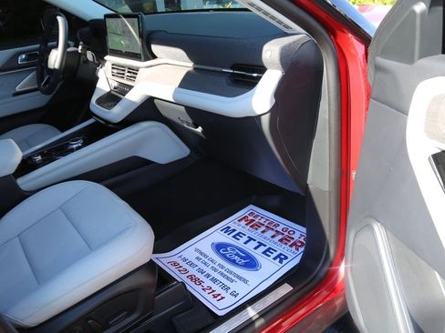 Used 2025 Ford Explorer Platinum w/ Ultimate Package RWD image 25