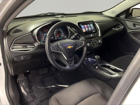 Used 2018 Chevrolet Malibu LT w/ Driver Confidence Package FWD image 16