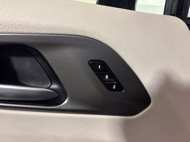 Used 2024 Chrysler Pacifica Limited FWD image 19