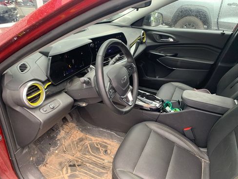 Used 2024 Chevrolet Trax ACTIV w/ Driver Confidence Package FWD image 12