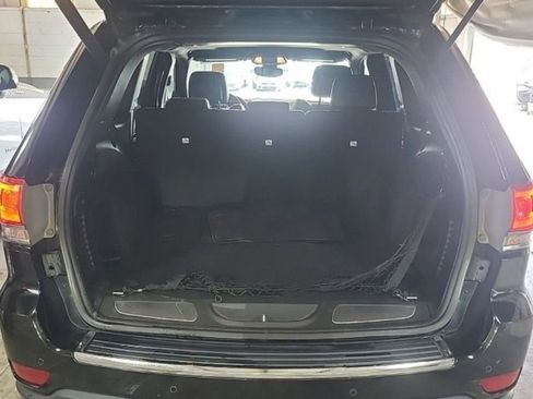 Used 2018 Jeep Grand Cherokee Limited w/ Trailer Tow Group IV image 9