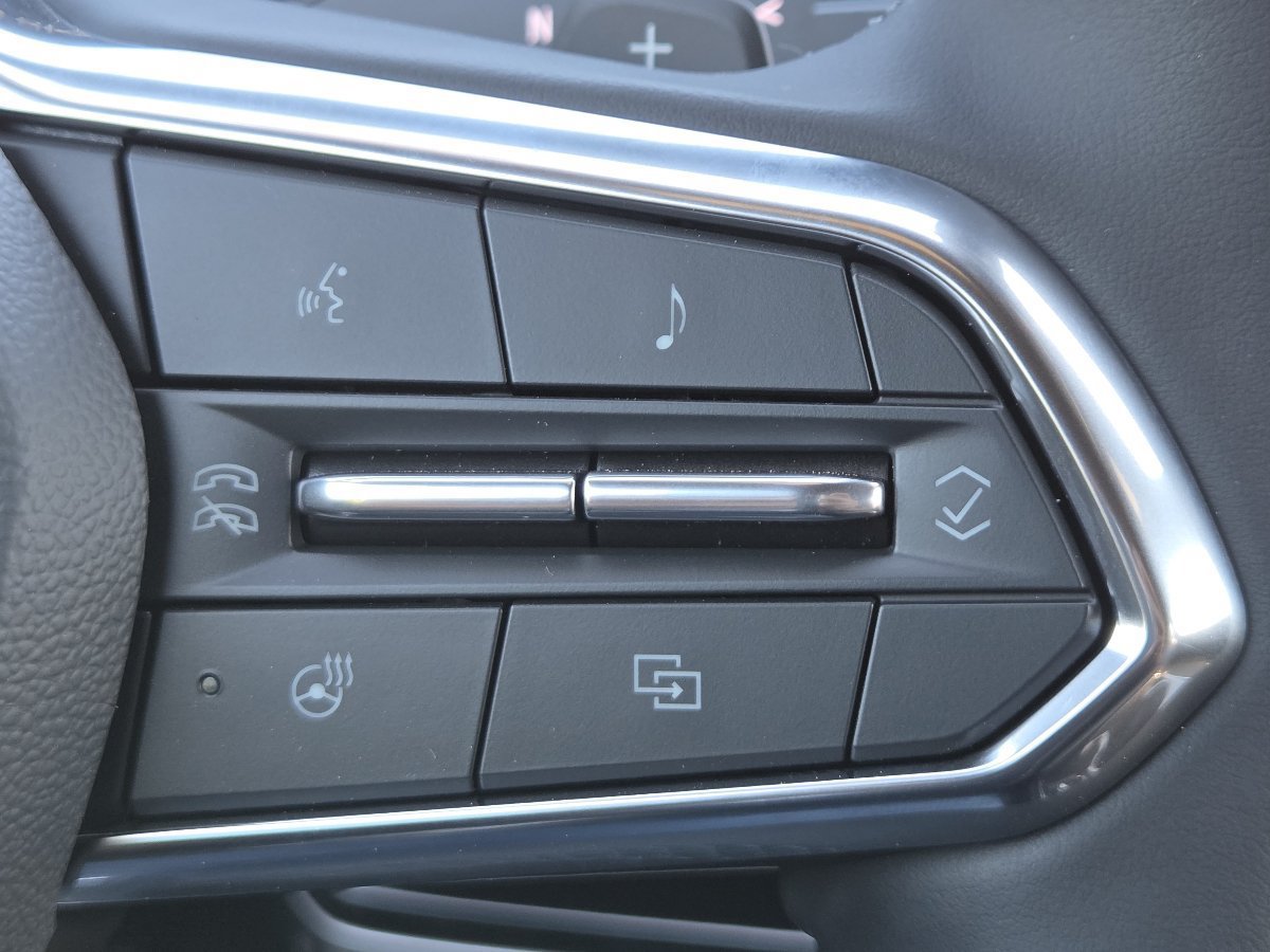 New 2027 Chevrolet Equinox LT w/ Convenience Package II FWD image 34