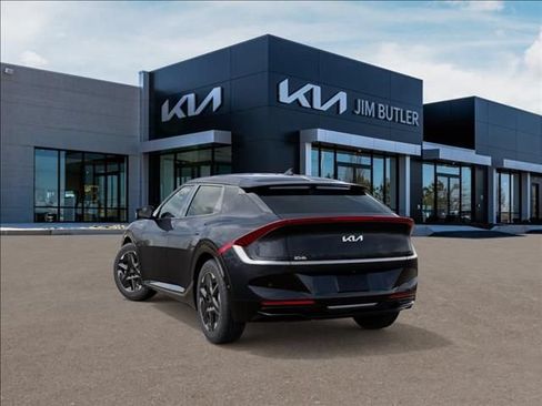 New 2026 Kia EV6 Wind RWD image 4