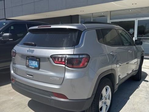 Used 2022 Jeep Compass Latitude image 4