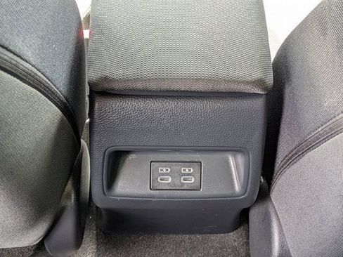 Used 2025 Toyota Corolla LE FWD image 16