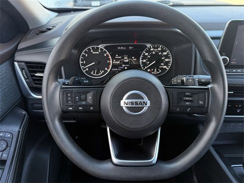 Used 2021 Nissan Rogue S image 11