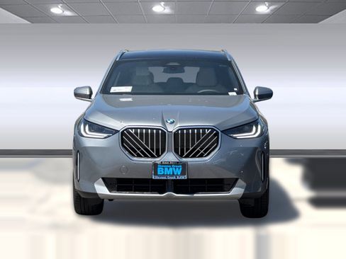 Used 2025 BMW X3 xDrive30i w/ Convenience Package image 5